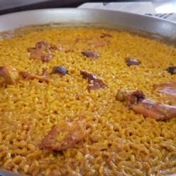 Arroz con conejo y caracoles